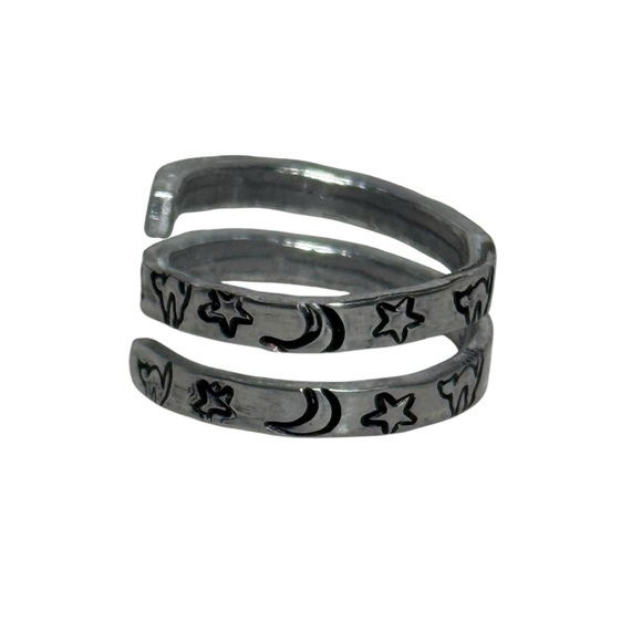 Handmade stamped witch core celestial black cat silver adjustable wrap ring - Picture 8 of 9